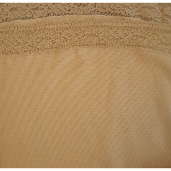 Vintage Harvest Gold Tablecloth Oval Lace Edge Knit Mid Century Cottage 64x100 - Picture 5 of 5